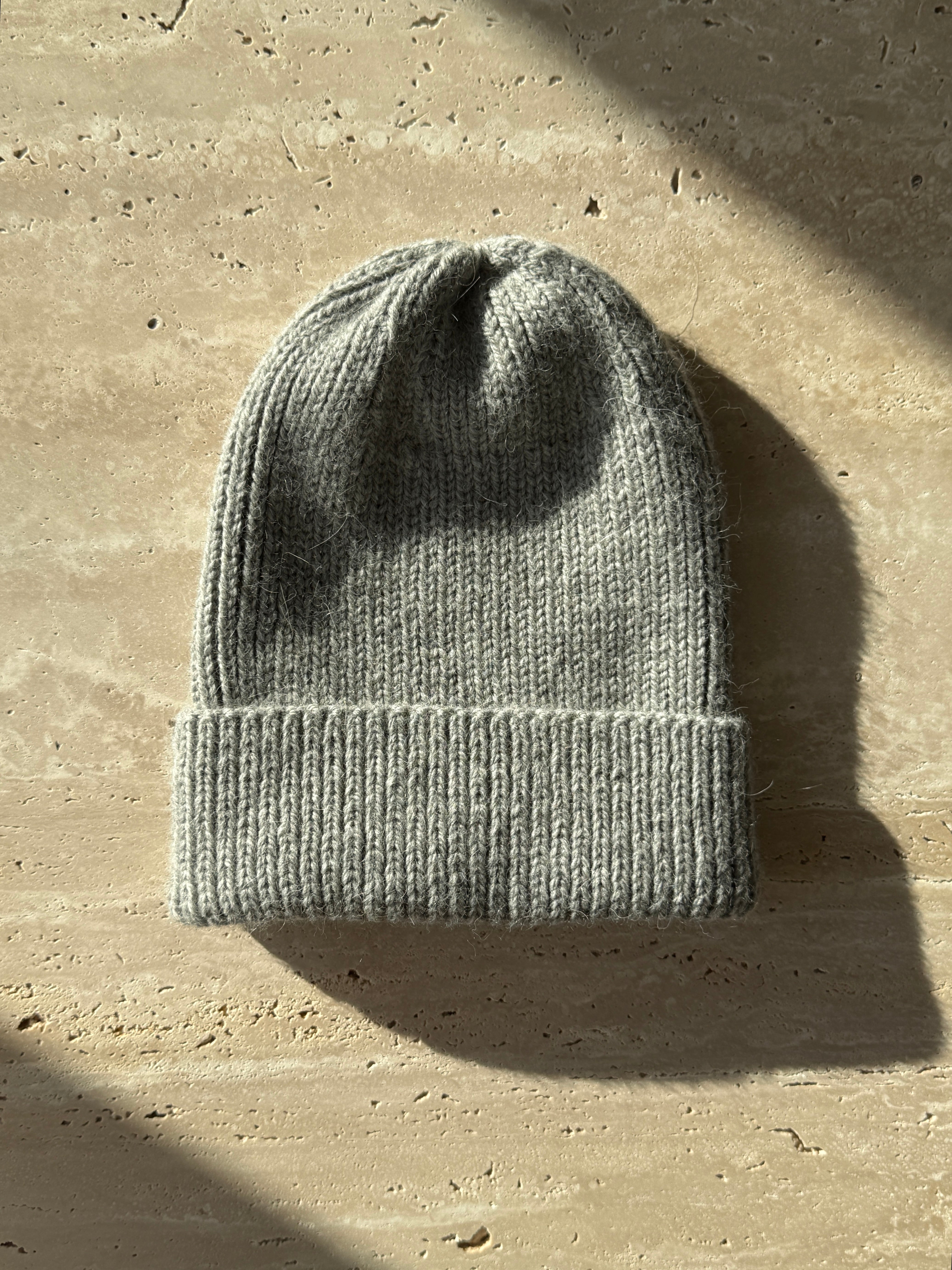 Шапка сіра з натуральної вовни